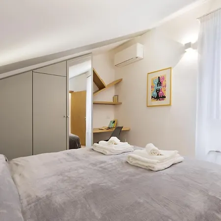 Ciancaleoni Duplex Casa Dell'artista - Monti * Roma