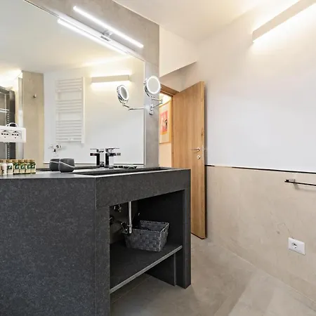 Ciancaleoni Duplex Casa Dell'artista - Monti Apartment *