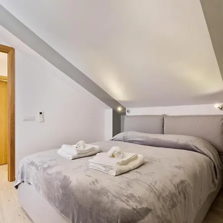 Ciancaleoni Duplex Casa Dell'artista - Monti Roma