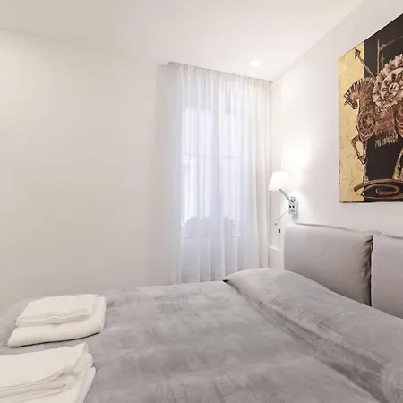Ciancaleoni Duplex Casa Dell'artista - Monti *